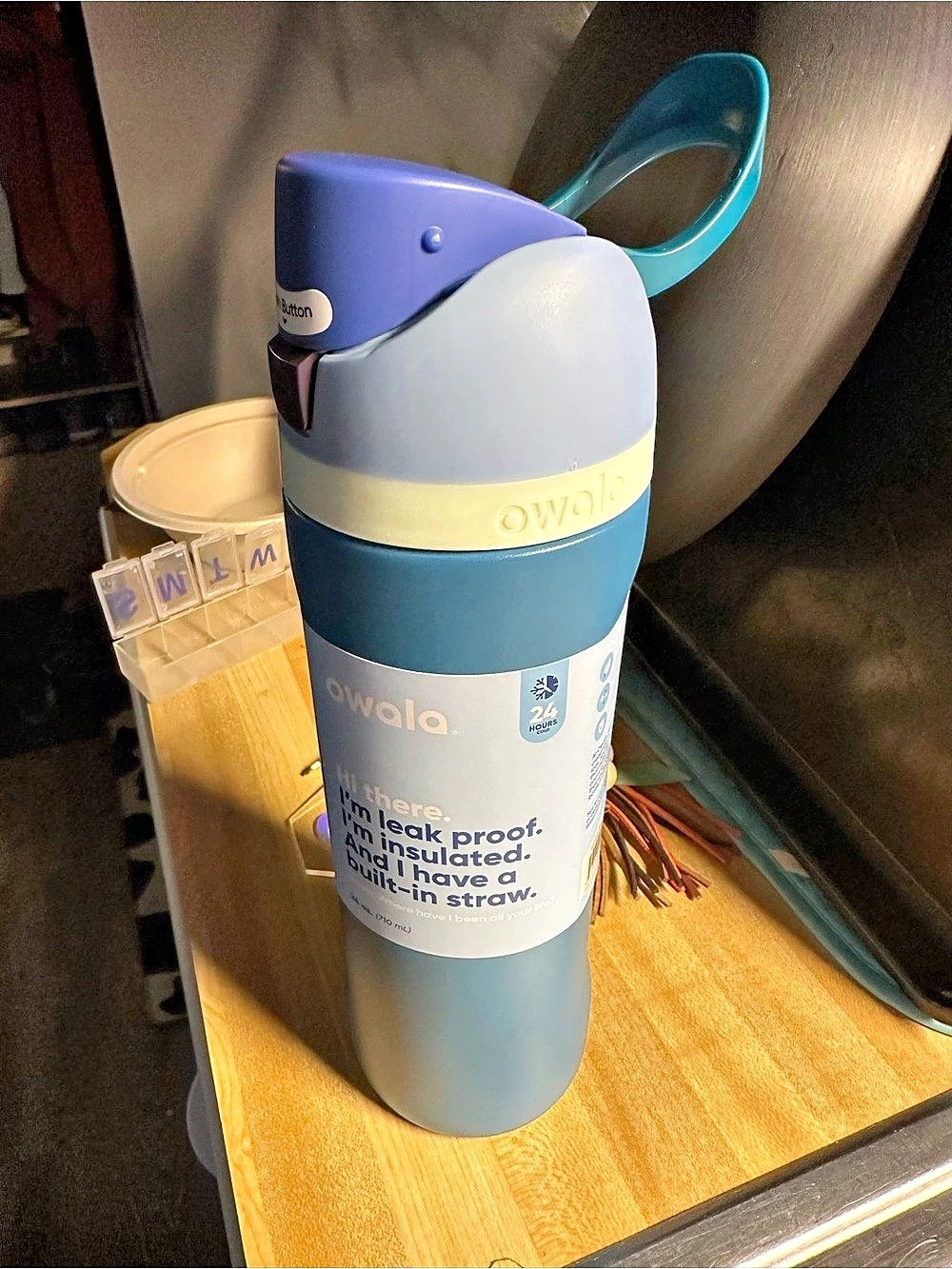 owala FreeSip Stainless Steel Water Bottle 24 oz (Out of the Blue) FreeSip 24 oz